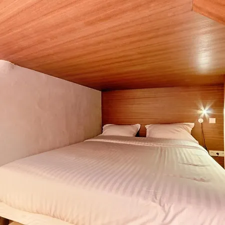 Luxurious & Design Flat 2br/8p- Boulevard Saint Germain Paříž