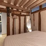 Luxurious & Design Flat 2br/8p- Boulevard Saint Germain פריז