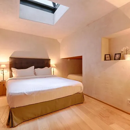 Luxurious & Design Flat 2br/8p- Boulevard Saint Germain Apartment *