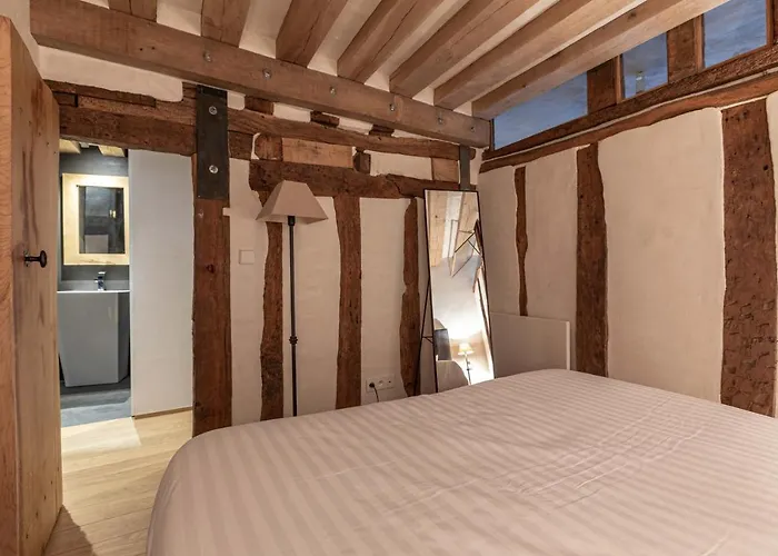 Luxurious & Design Flat 2br/8p- Boulevard Saint Germain Paris