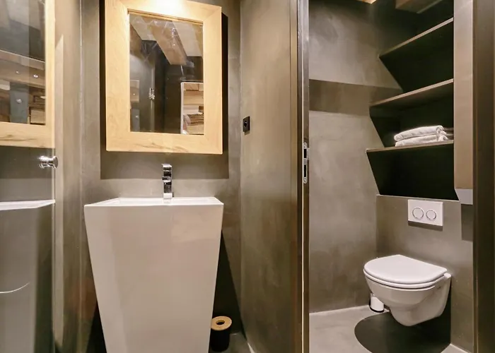 Luxurious & Design Flat 2br/8p- Boulevard Saint Germain Apartment