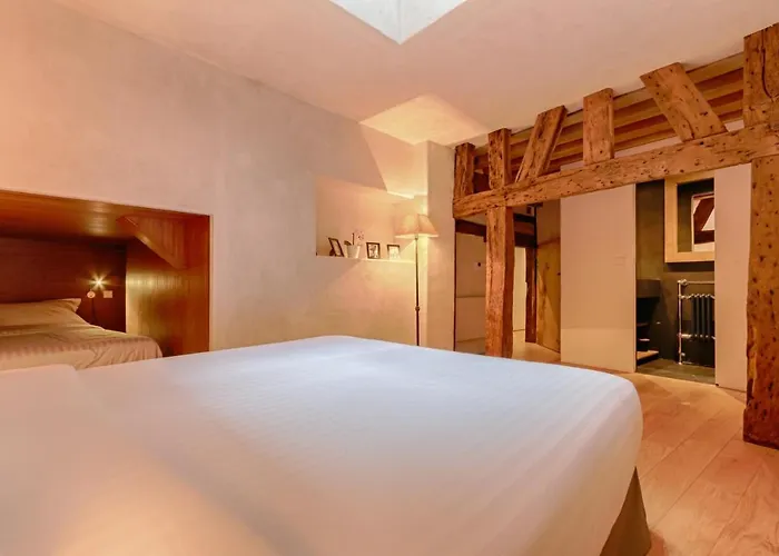 Luxurious & Design Flat 2br/8p- Boulevard Saint Germain * Paris