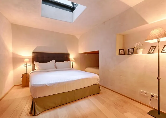 Luxurious & Design Flat 2br/8p- Boulevard Saint Germain Apartment *