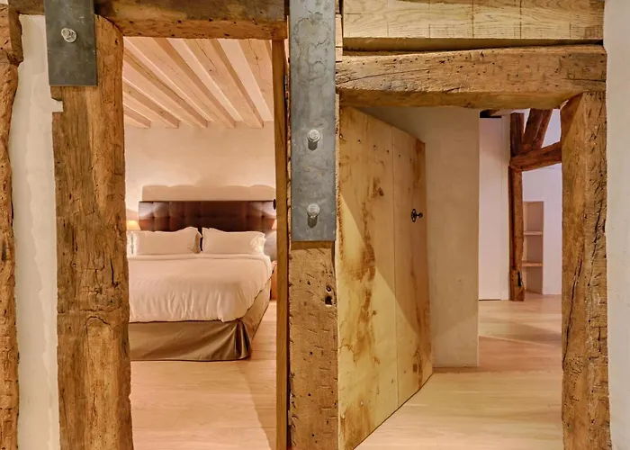 Luxurious & Design Flat 2br/8p- Boulevard Saint Germain Paris