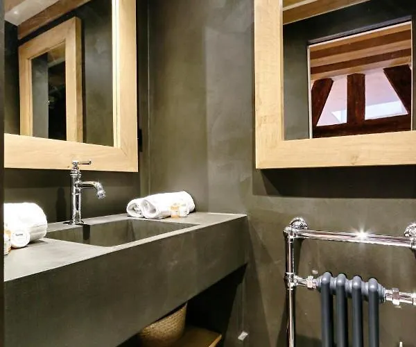 Luxurious & Design Flat 2br/8p- Boulevard Saint Germain *